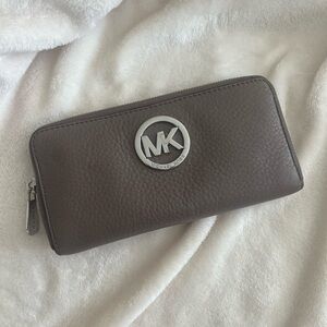MICHEAL KOHRS TAN WALLET